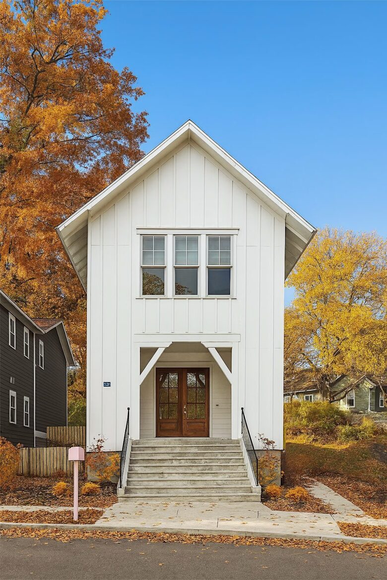 Downtown Fayetteville Cottage with Designer Finishes - Fayetteville, Arkansas