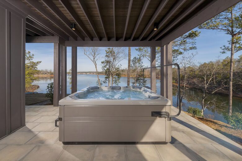 Expansive Waterfront Estate on Smith Lake - Bremen, Alabama