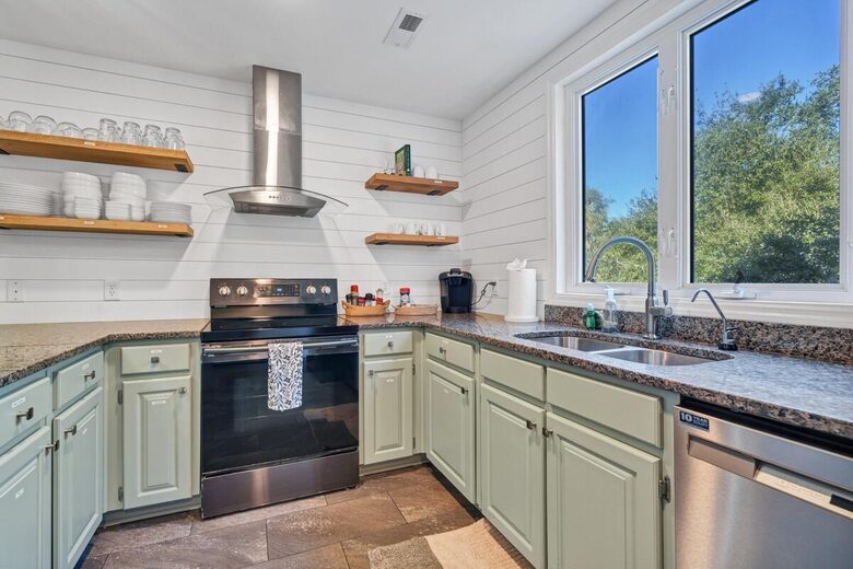 Edisto Island Beach Retreat with Screened Porch - Edisto Island, South Carolina