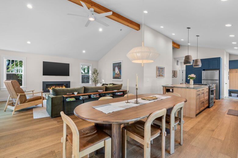 Downtown Bend Craftsman with Separate Guest Suite - Bend, Oregon