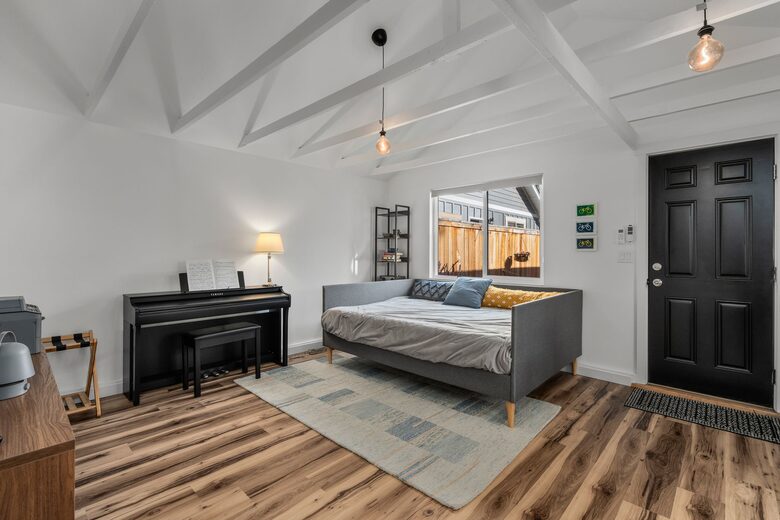 Downtown Bend Craftsman with Separate Guest Suite - Bend, Oregon