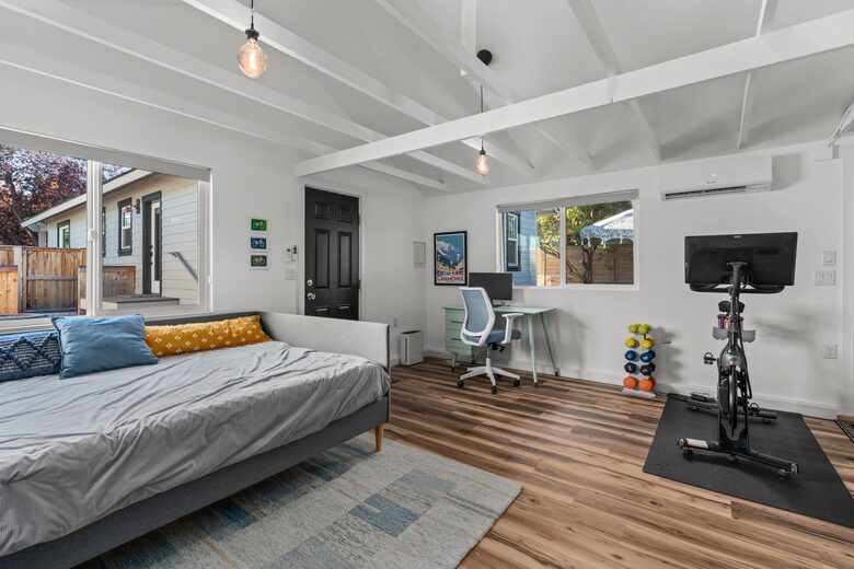 Downtown Bend Craftsman with Separate Guest Suite - Bend, Oregon