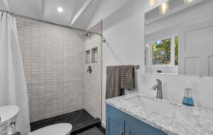 Casa de estilo Craftsman en el centro de Bend con suite independiente para invitados - Bend, Oregón