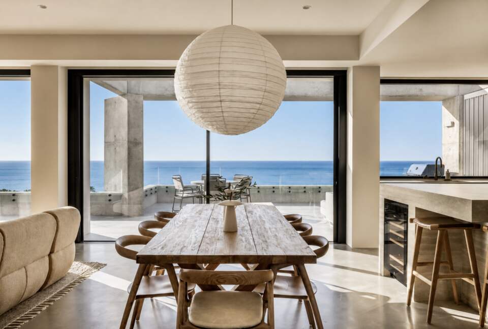 Contemporary Coastal Escape Above Eagle Bay - Eagle Bay, Australia