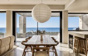 Contemporary Coastal Escape Above Eagle Bay - Eagle Bay, Australia