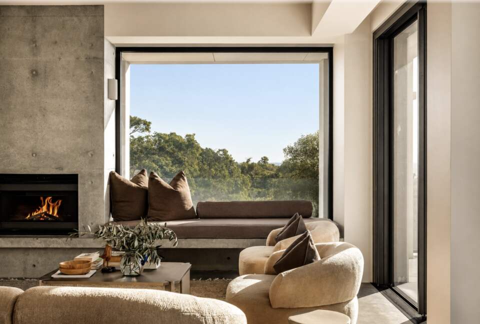Contemporary Coastal Escape Above Eagle Bay - Eagle Bay, Australia