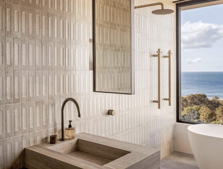 Contemporary Coastal Escape Above Eagle Bay - Eagle Bay, Australia