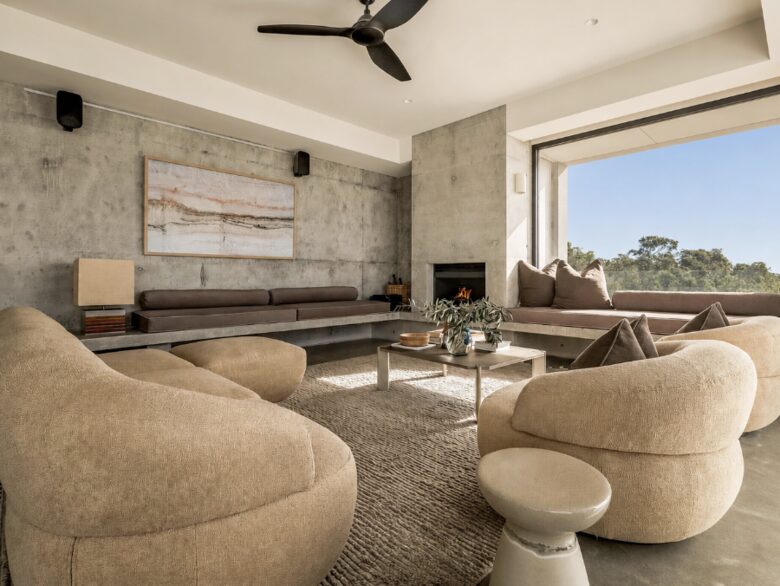 Contemporary Coastal Escape Above Eagle Bay - Eagle Bay, Australia