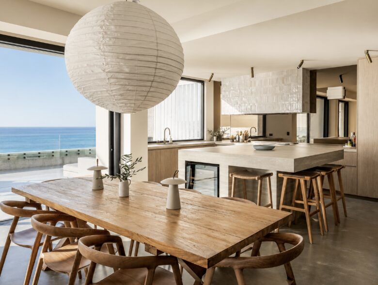 Contemporary Coastal Escape Above Eagle Bay - Eagle Bay, Australia