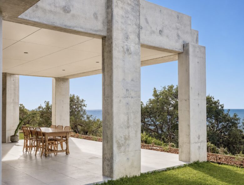 Contemporary Coastal Escape Above Eagle Bay - Eagle Bay, Australia