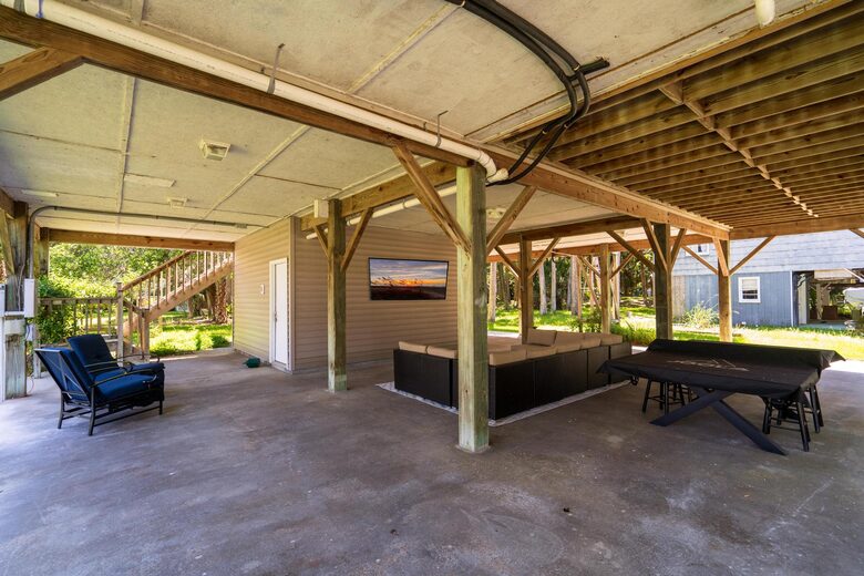Edisto Island Beach Retreat with Screened Porch - Edisto Island, South Carolina