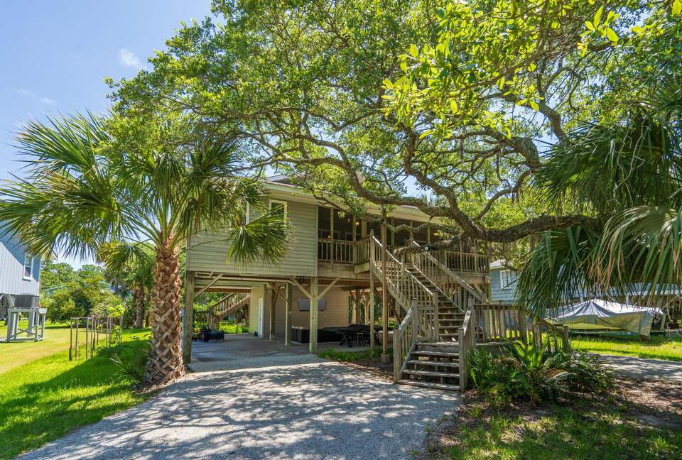 Edisto Island Beach Retreat with Screened Porch - Edisto Island, South Carolina