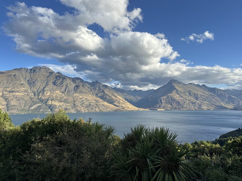 Queenstown Retreat with Lake Wakatipu & Mountain Views - Queenstown, New Zealand