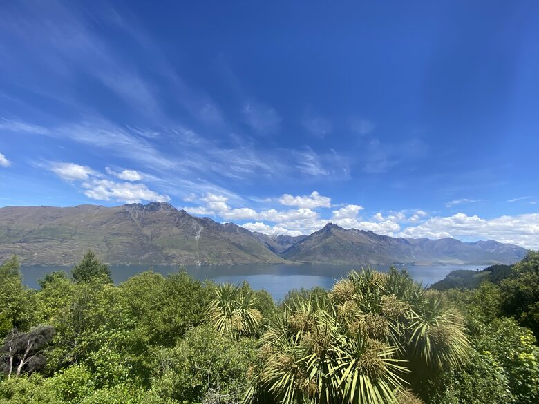 Queenstown Retreat with Lake Wakatipu & Mountain Views - Queenstown, New Zealand