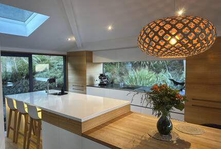 Queenstown Retreat with Lake Wakatipu & Mountain Views - Queenstown, New Zealand
