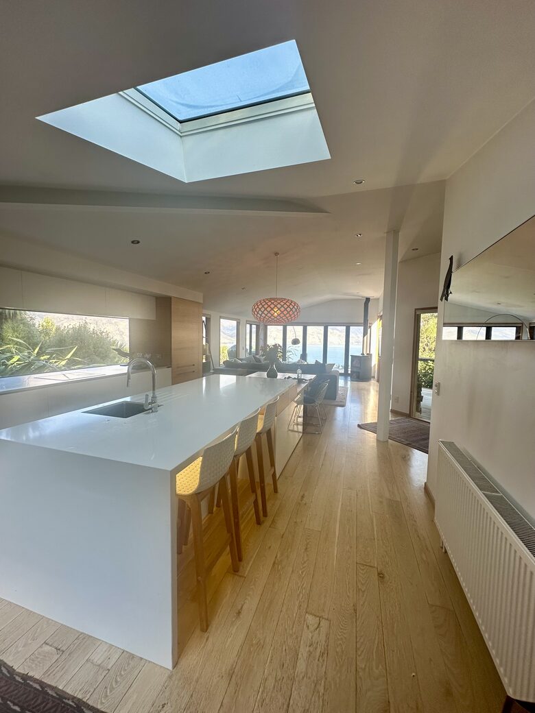 Queenstown Retreat with Lake Wakatipu & Mountain Views - Queenstown, New Zealand