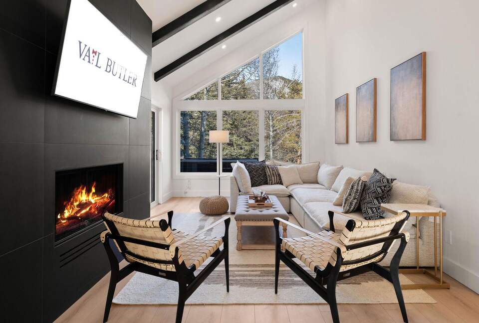 Vail Cascade Mountain Retreat with Private Hot Tub - Vail, Colorado