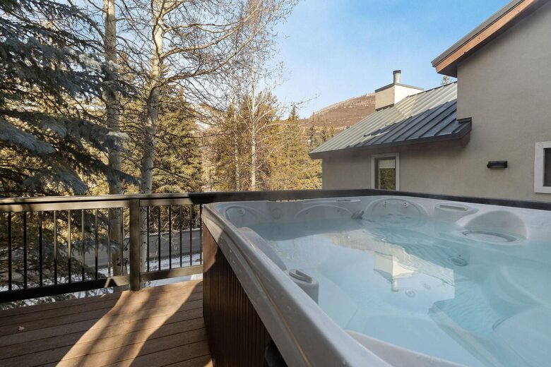 Vail Cascade Mountain Retreat with Private Hot Tub - Vail, Colorado