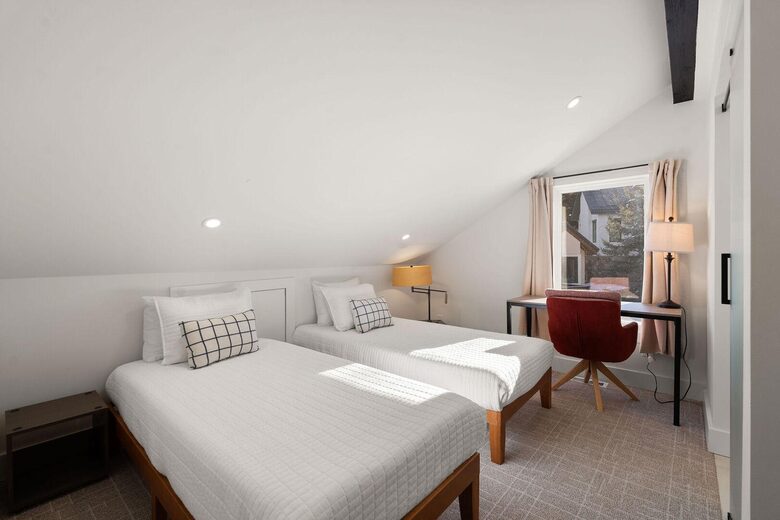 Vail Cascade Mountain Retreat with Private Hot Tub - Vail, Colorado
