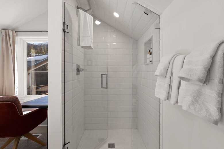 Vail Cascade Mountain Retreat with Private Hot Tub - Vail, Colorado