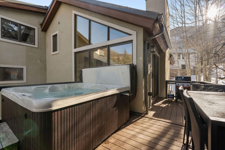 Vail Cascade Mountain Retreat with Private Hot Tub - Vail, Colorado