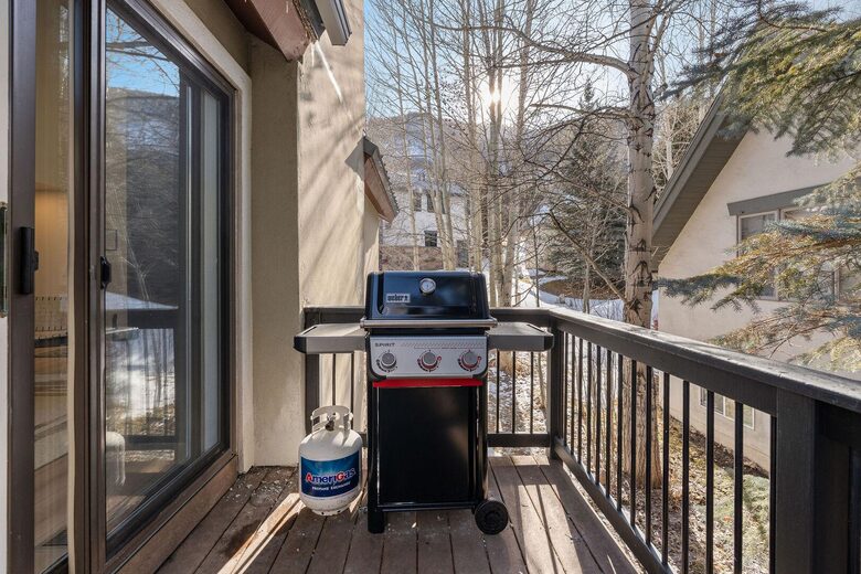 Vail Cascade Mountain Retreat with Private Hot Tub - Vail, Colorado