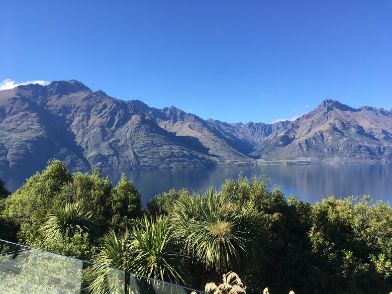 Queenstown Retreat with Lake Wakatipu & Mountain Views - Queenstown, New Zealand
