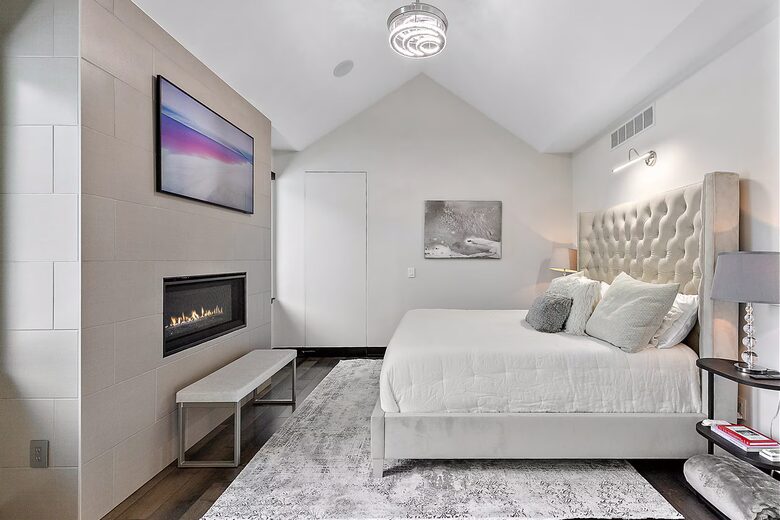 Elegant Royal Oak Escape - Royal Oak, Michigan