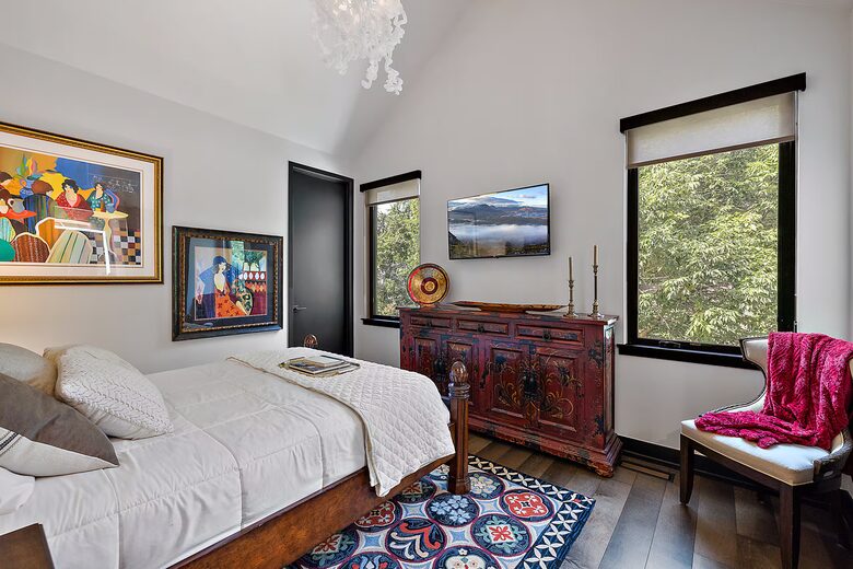 Elegant Royal Oak Escape - Royal Oak, Michigan