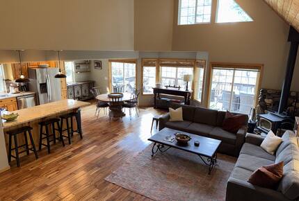 Serene Mountain Retreat at Tahoe Donner - Truckee, California