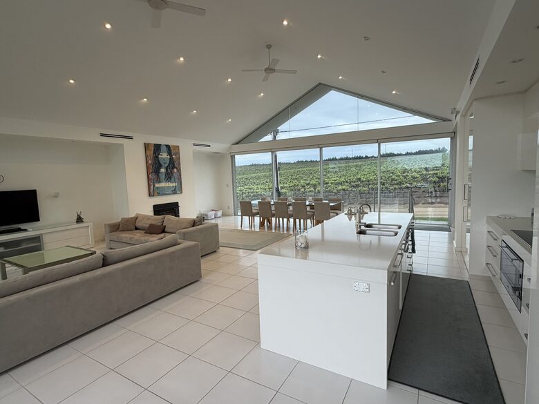 Contemporary White Sands Escape with Uninterrupted River Views - White Sands, Australia