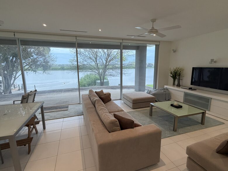 Contemporary White Sands Escape with Uninterrupted River Views - White Sands, Australia