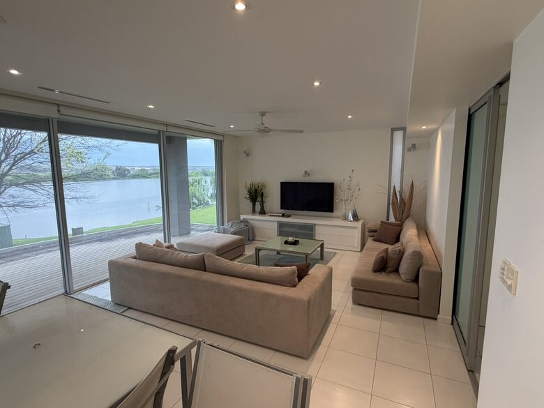 Contemporary White Sands Escape with Uninterrupted River Views - White Sands, Australia