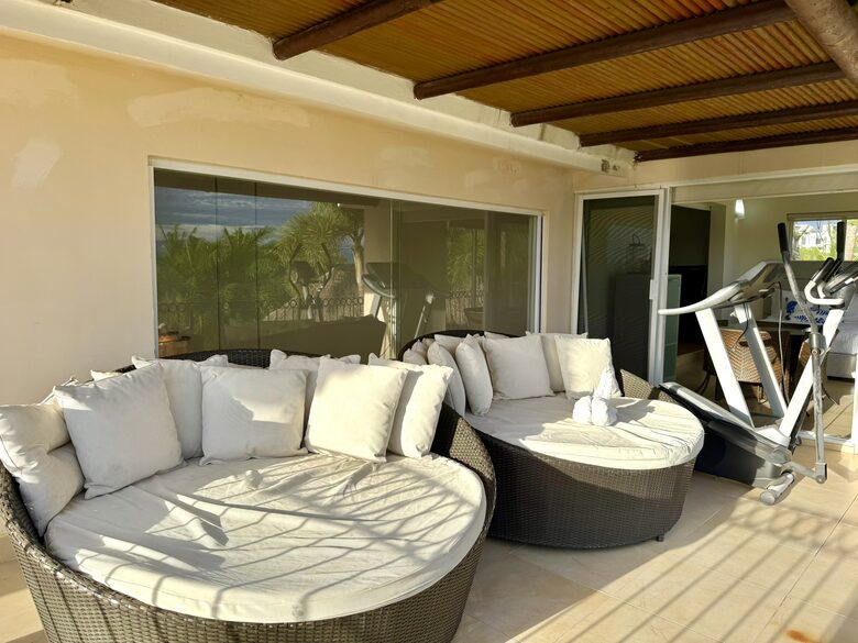 Ocean-View Villa in Punta Pelícanos - Cruz de Huanacaxtle, Mexico