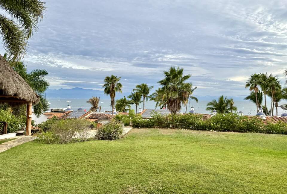 Ocean-View Villa in Punta Pelícanos - Cruz de Huanacaxtle, Mexico