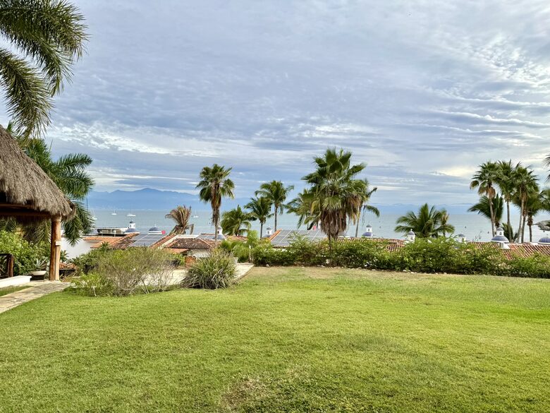 Ocean-View Villa in Punta Pelícanos - Cruz de Huanacaxtle, Mexico