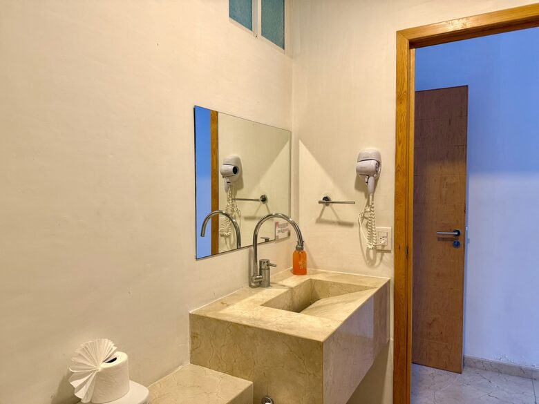 Ocean-View Villa in Punta Pelícanos - Cruz de Huanacaxtle, Mexico