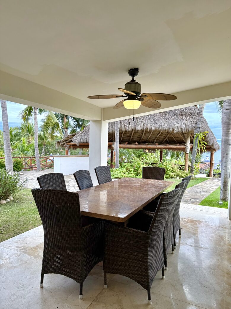 Ocean-View Villa in Punta Pelícanos - Cruz de Huanacaxtle, Mexico