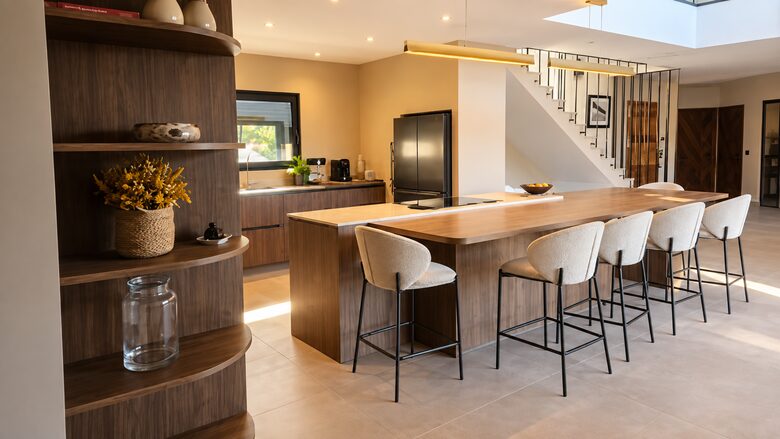 Contemporary Corsican Retreat near Saint Cyprien - Cirendinu, France