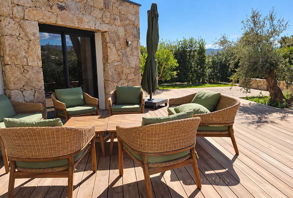Contemporary Corsican Retreat near Saint Cyprien - Cirendinu, France