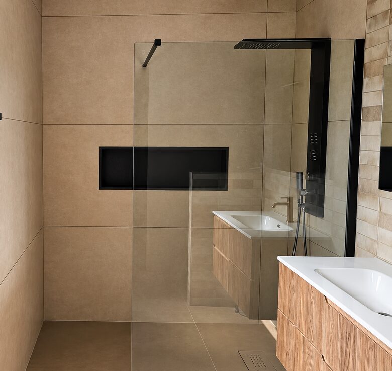 Contemporary Corsican Retreat near Saint Cyprien - Cirendinu, France