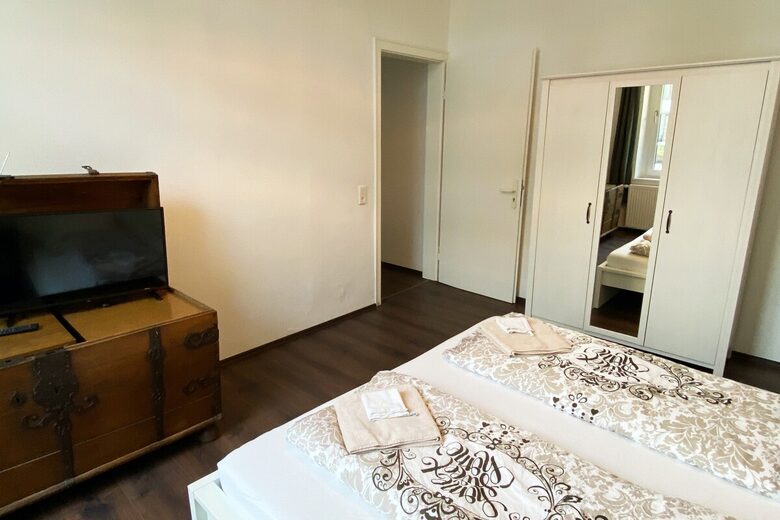 2 BD Apartment in Central Düsseldorf - Düsseldorf, Germany