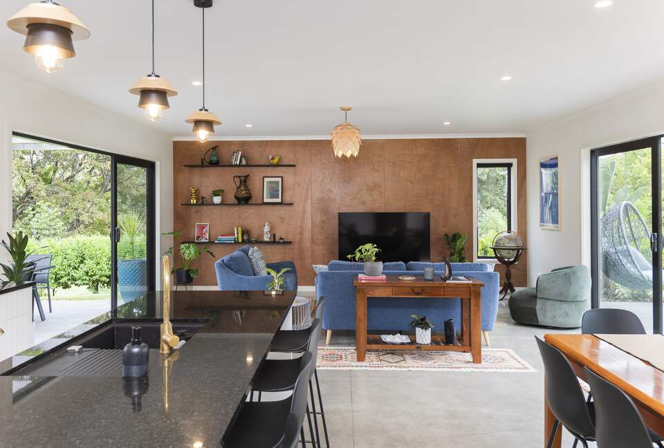 Contemporary Retreat in Matokitoki Valley - Gisborne, New Zealand