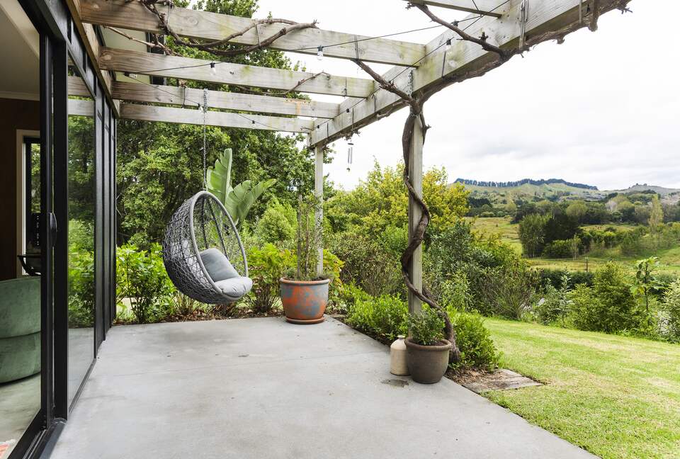 Contemporary Retreat in Matokitoki Valley - Gisborne, New Zealand