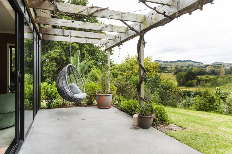 Contemporary Retreat in Matokitoki Valley - Gisborne, New Zealand