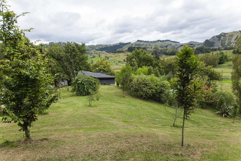Contemporary Retreat in Matokitoki Valley - Gisborne, New Zealand