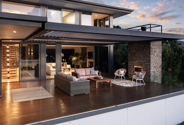 Luxury Robinsons Bay Retreat with Panoramic Harbour Views - Robinsons Bay, New Zealand