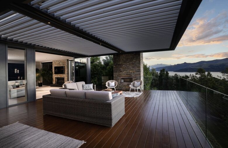 Luxury Robinsons Bay Retreat with Panoramic Harbour Views - Robinsons Bay, New Zealand