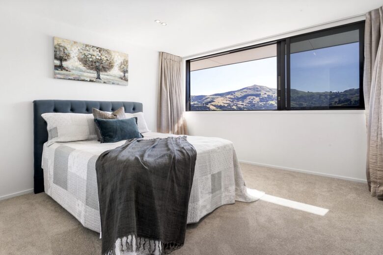Luxury Robinsons Bay Retreat with Panoramic Harbour Views - Robinsons Bay, New Zealand