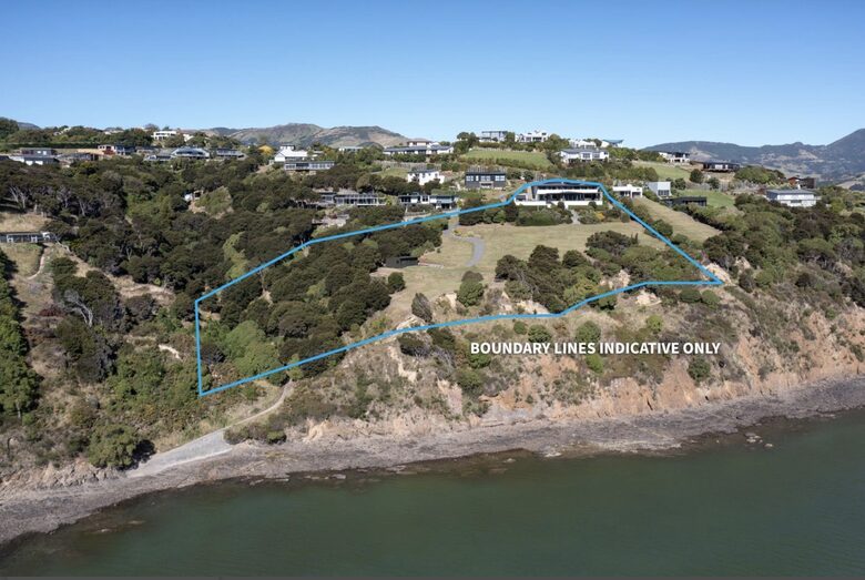 Luxury Robinsons Bay Retreat with Panoramic Harbour Views - Robinsons Bay, New Zealand